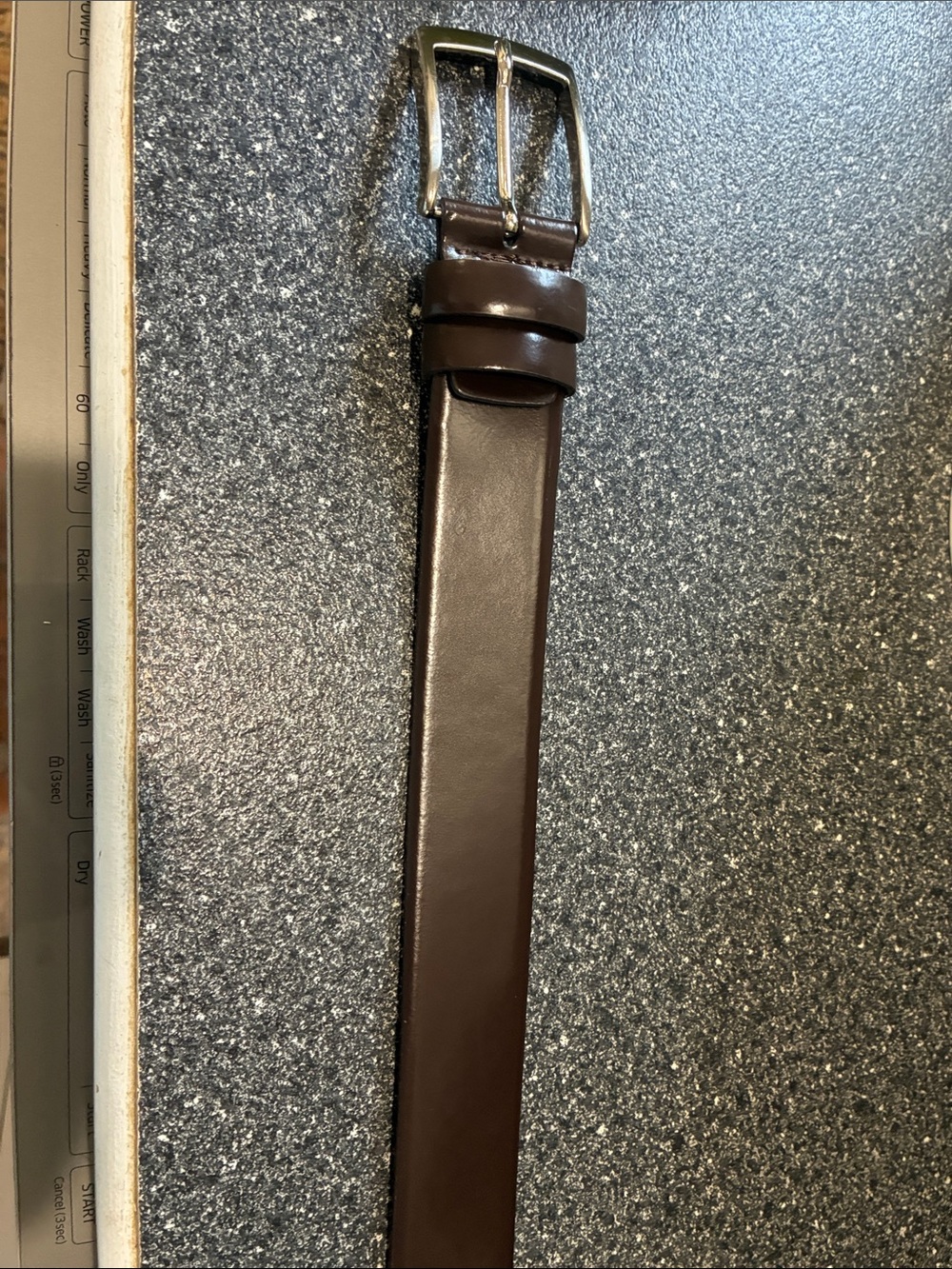 Men's Brown Leather Belt -suie valentini   Sz. 38.  Genuine leather made in Ital